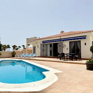 Azul Villa